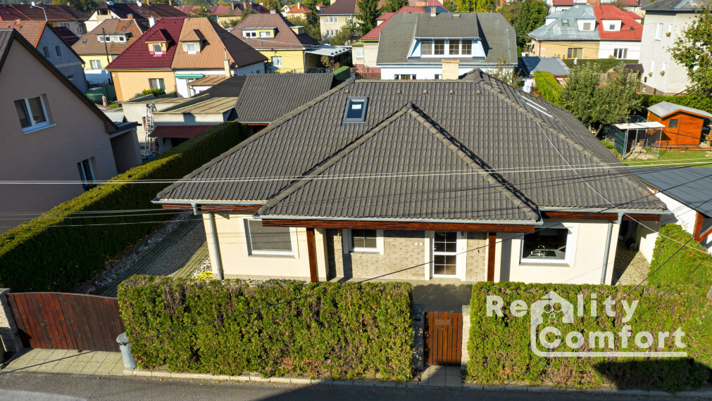 Predaj: Pekný rodinný dom v Novákoch
