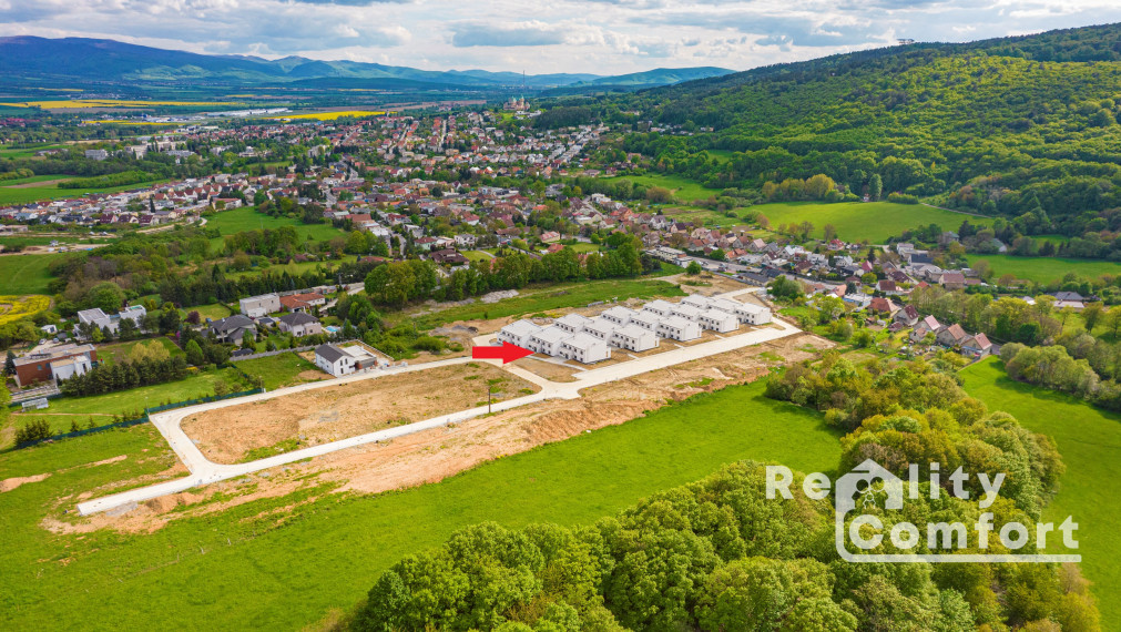 REZIDENCIA BOJNICE - 2-izb.byt s terasou a predzáhradkou
