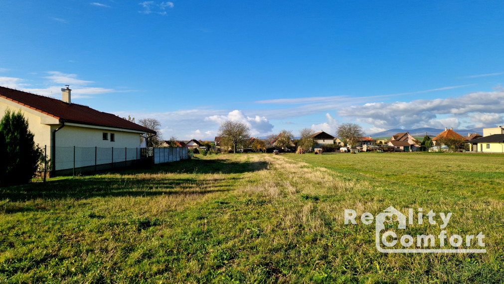 Slnečný stavebný pozemok