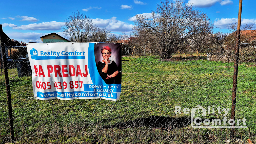 Slnečný pozemok s projektom a stavebným povolením