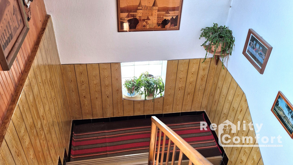 Na predaj priestranný 4-izbový rodinný dom v obci Svinná