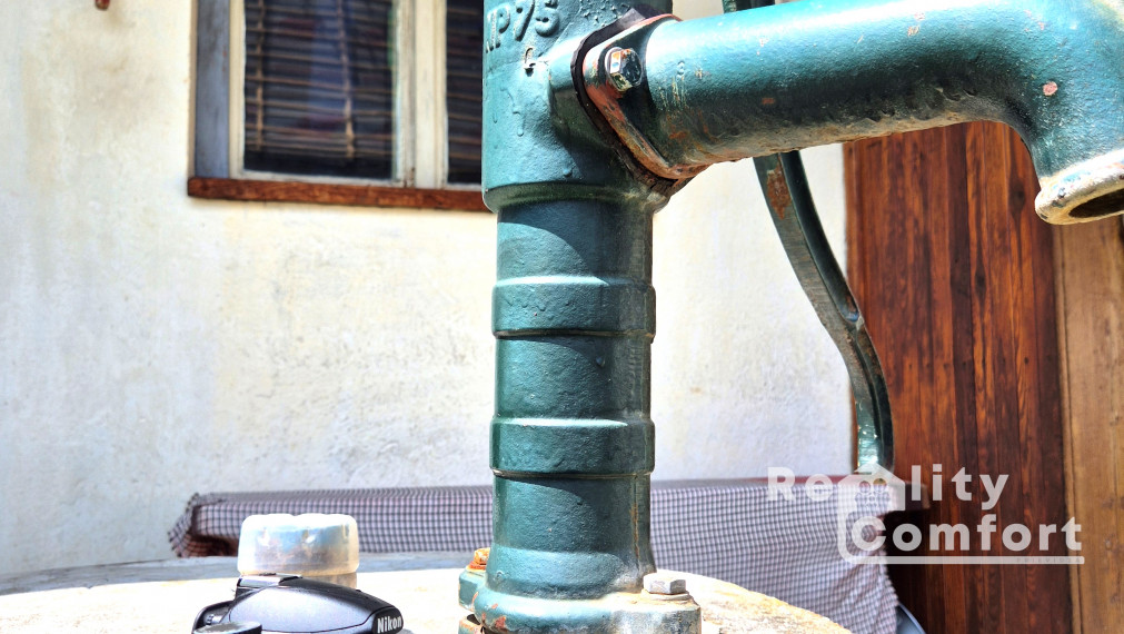 Na predaj priestranný 4-izbový rodinný dom v obci Svinná