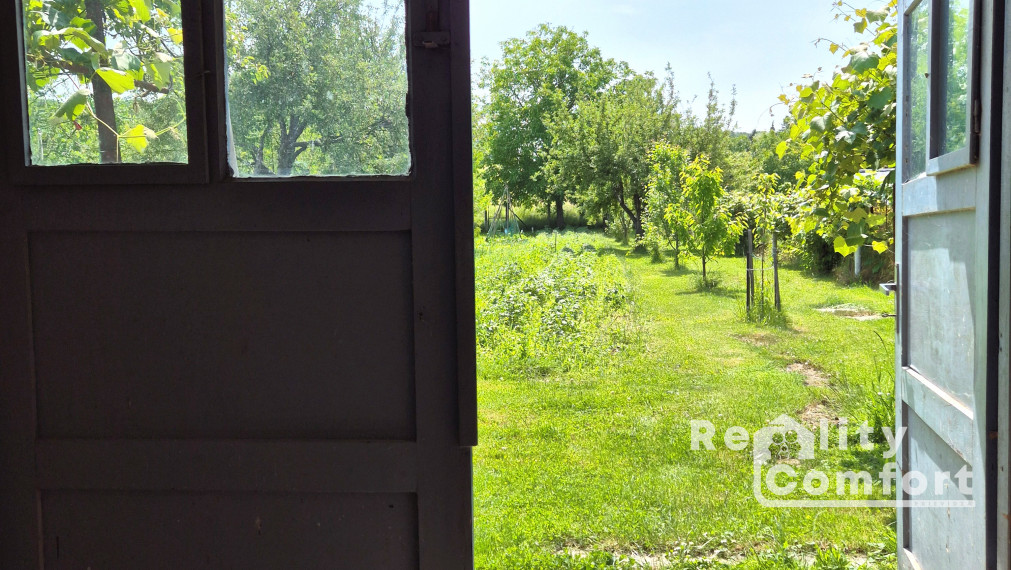 Na predaj priestranný 4-izbový rodinný dom v obci Svinná