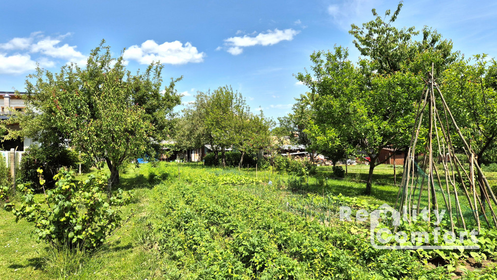 Na predaj priestranný 4-izbový rodinný dom v obci Svinná