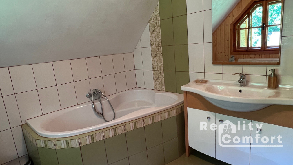 Chata s vlastným jazerom v srdci prírody