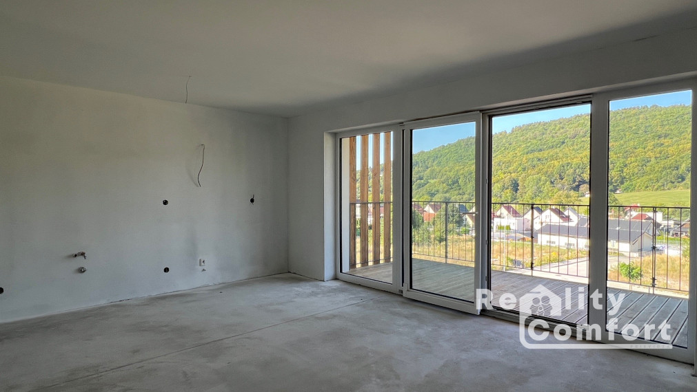 REZIDENCIA BOJNICE - priestranný 2-i. byt s balkónom