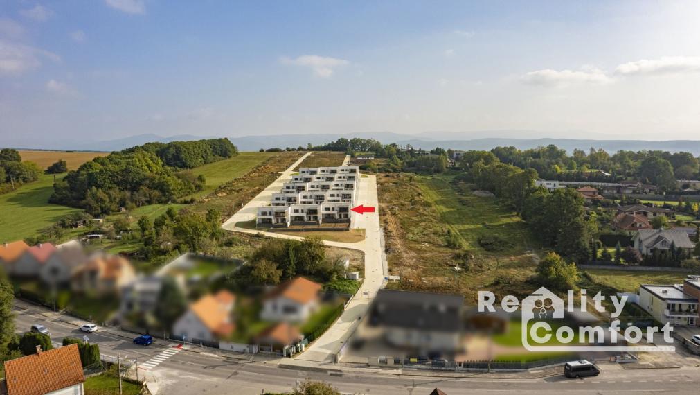 REZIDENCIA BOJNICE - priestranný 2-i. byt s balkónom