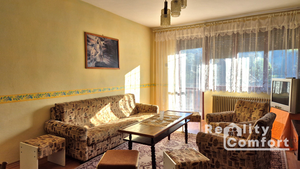 Priestranný rodinný dom s veľkou ovocnou záhradou