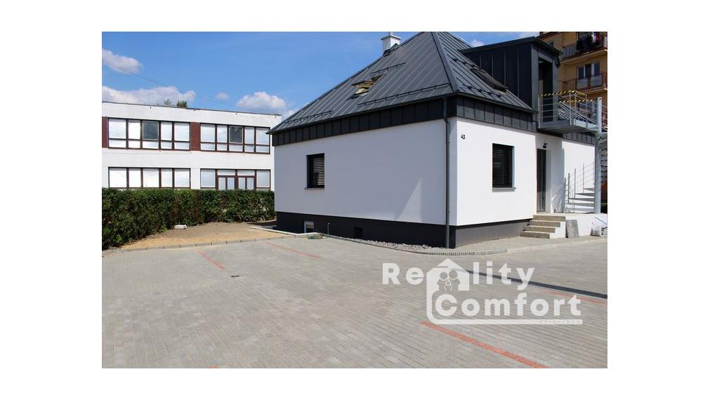 Prenájom dvojpriestoru s príslušenstvom v centre mesta