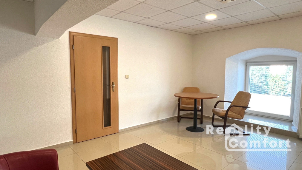 Kancelárie v širšom centre Prievidze