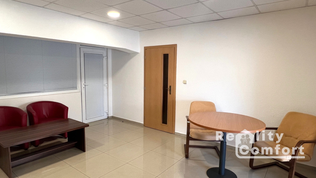 Kancelárie v širšom centre Prievidze