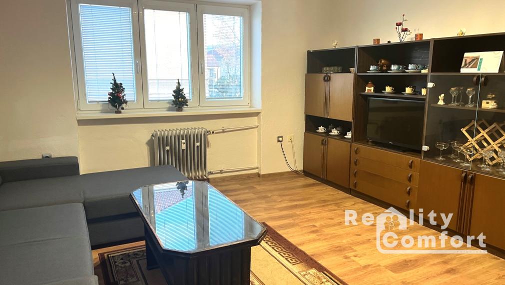 Slnečný 2-izbový byt s balkónom na Starom sídlisku