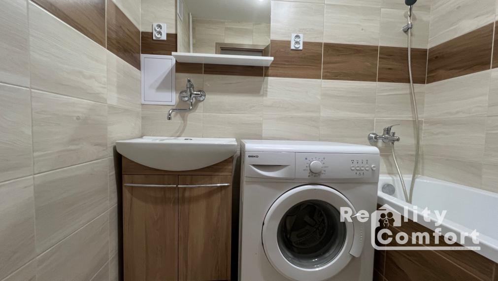 Slnečný 2-izbový byt s balkónom na Starom sídlisku