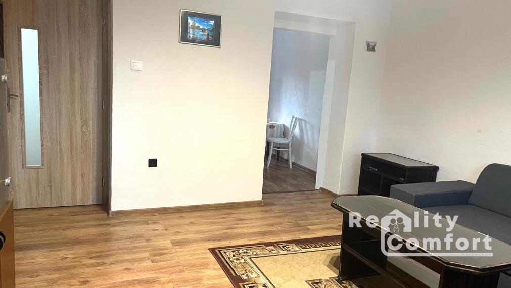 Slnečný 2-izbový byt s balkónom na Starom sídlisku