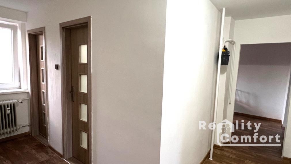 Slnečný 2-izbový byt s balkónom na Starom sídlisku