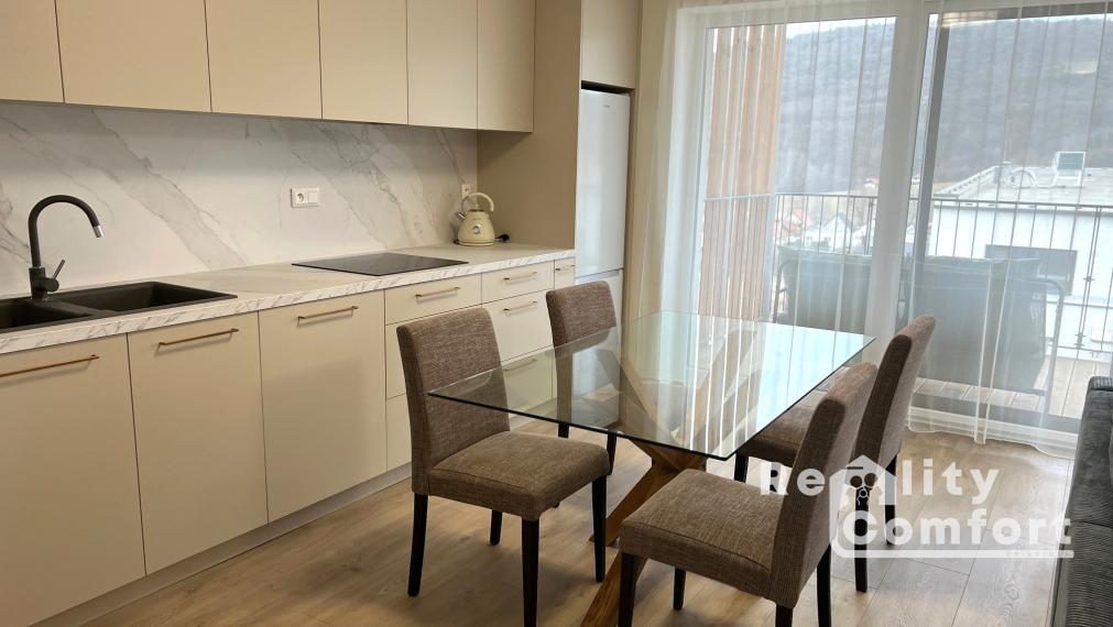 Moderný 2-izb. byt s úchvatným výhľadom a 2 parkovacími miestami