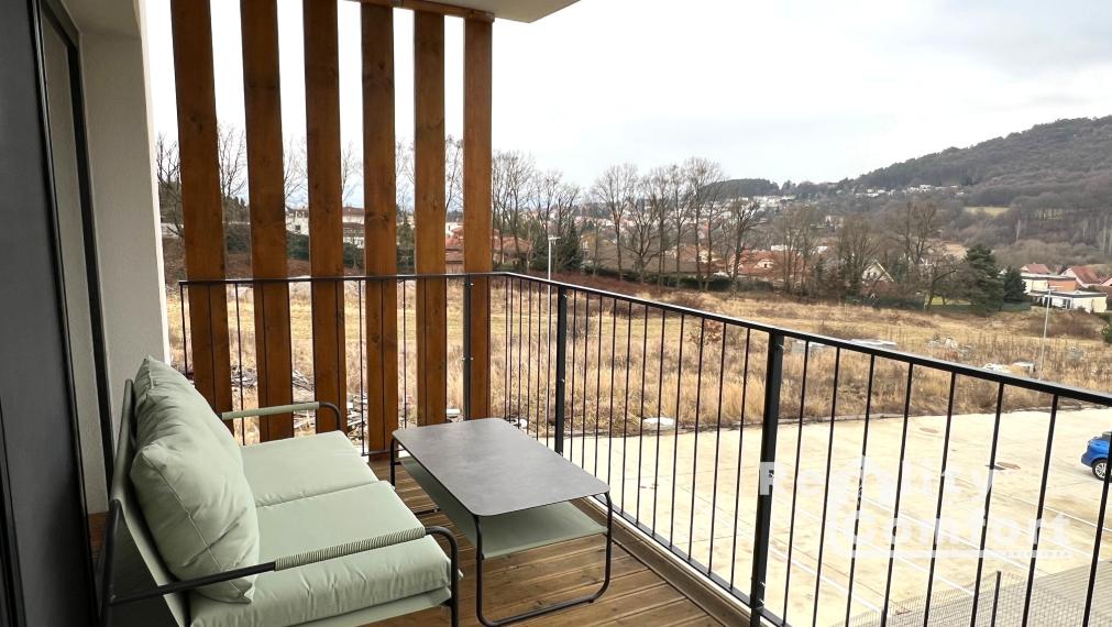 Moderný 2-izb. byt s úchvatným výhľadom a 2 parkovacími miestami