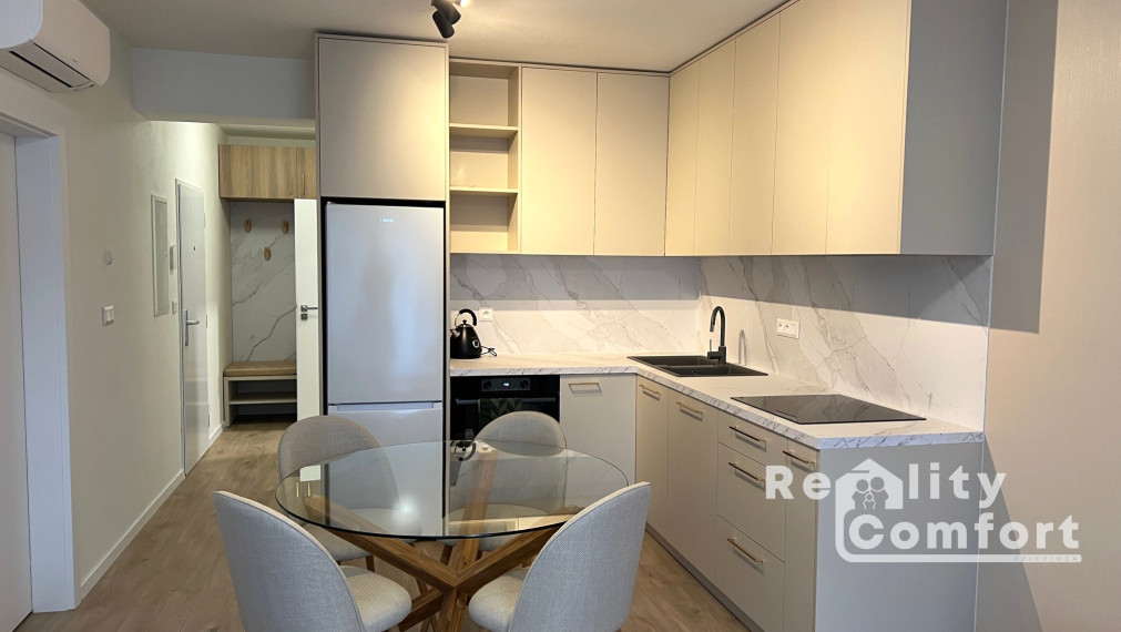 Moderne zariadený 2-izb. byt s 2 parkovacími miestami, terasou a predzáhradkou