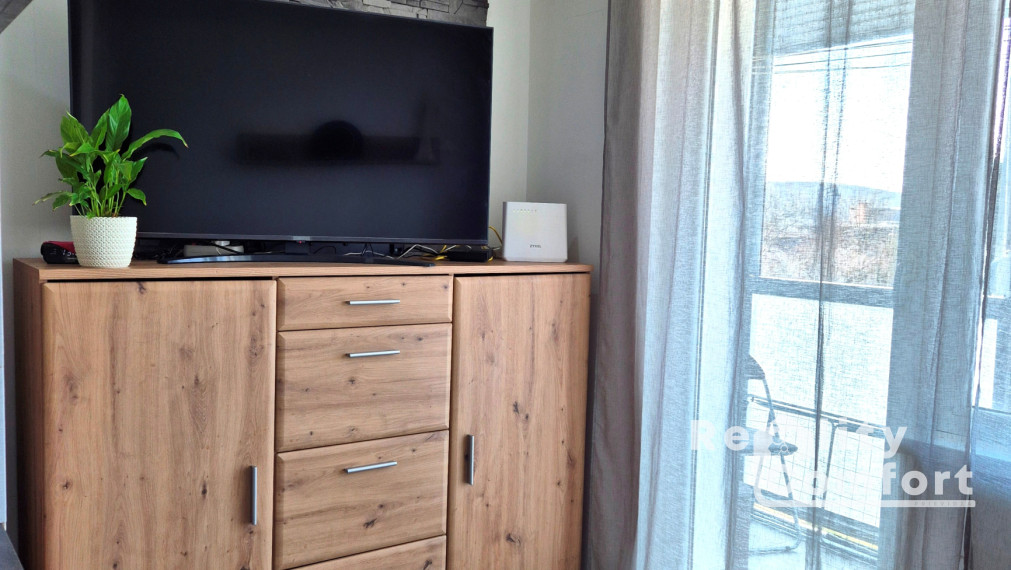 Kompletne zariadená garsónka s balkónom