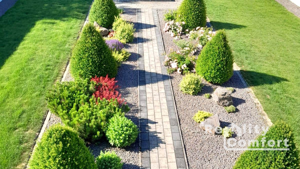 Nadštandardný rodinný dom s krásnou záhradou