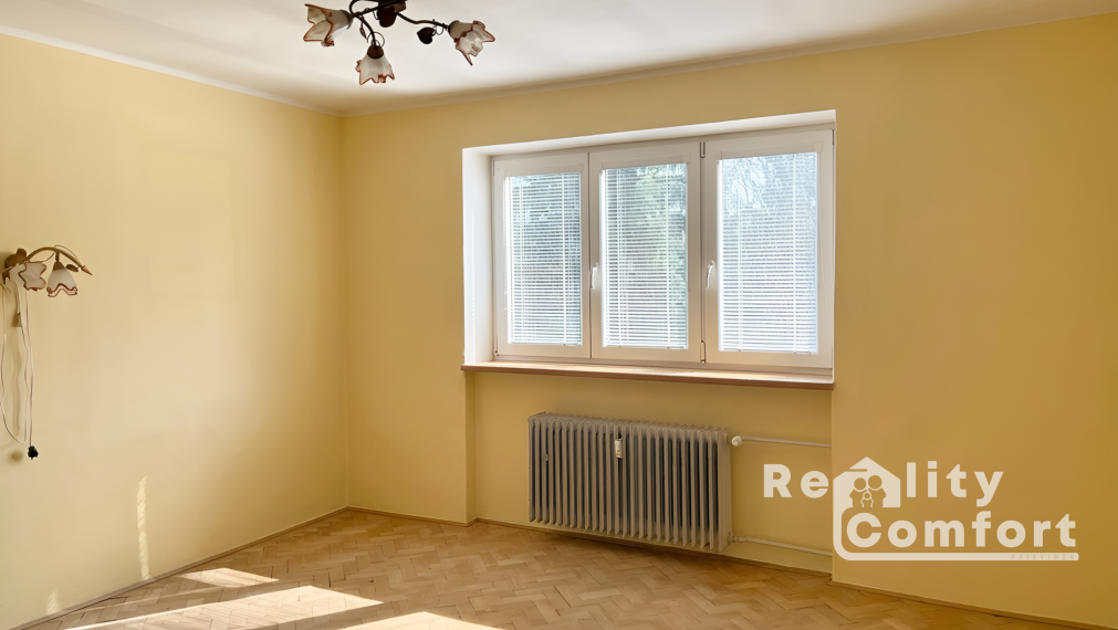 Priestranný 2-izbový byt s balkónom