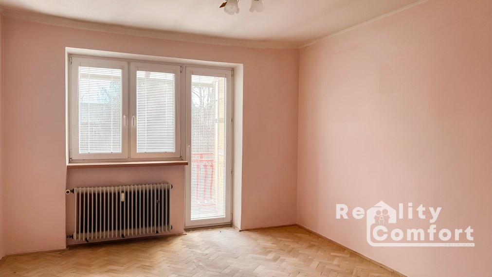 Priestranný 2-izbový byt s balkónom