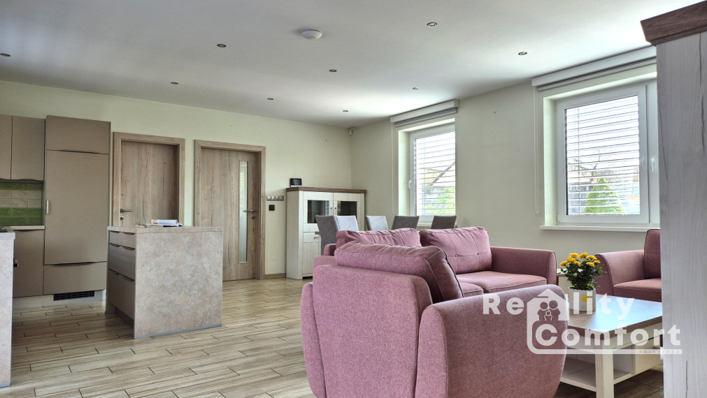 Moderný, elegantný bungalov s krásnou záhradou