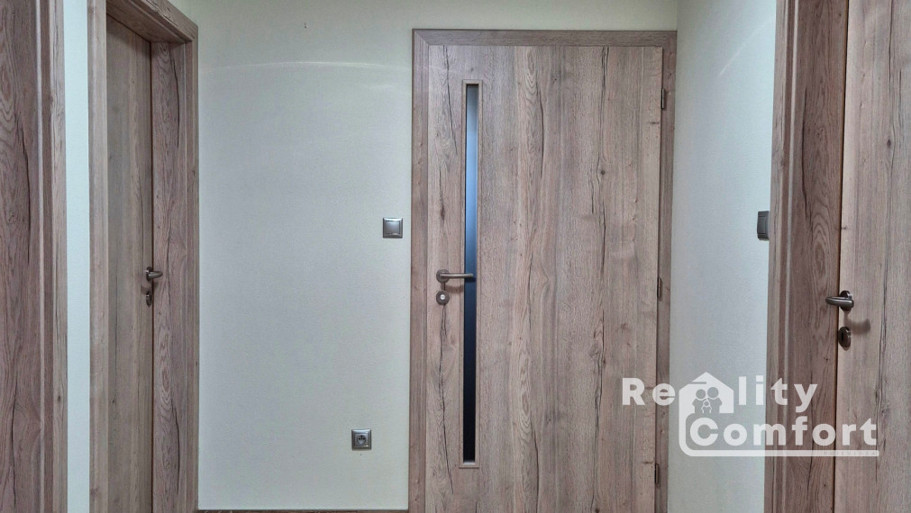 Moderný, elegantný bungalov s krásnou záhradou