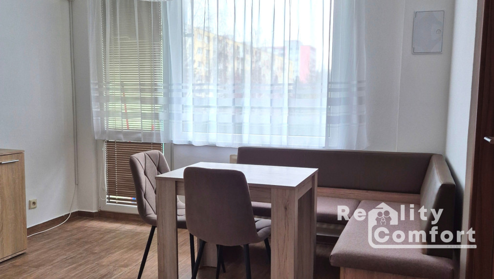 Kompletne zariadený 1-izbový byt s dvomi loggiami