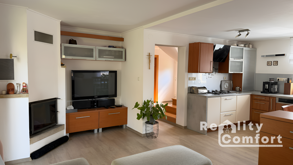 ŠTÝLOVÝ DOM S KRÁSNOU ZÁHRADOU