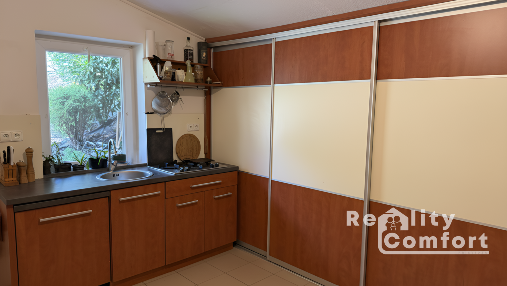 ŠTÝLOVÝ DOM S KRÁSNOU ZÁHRADOU