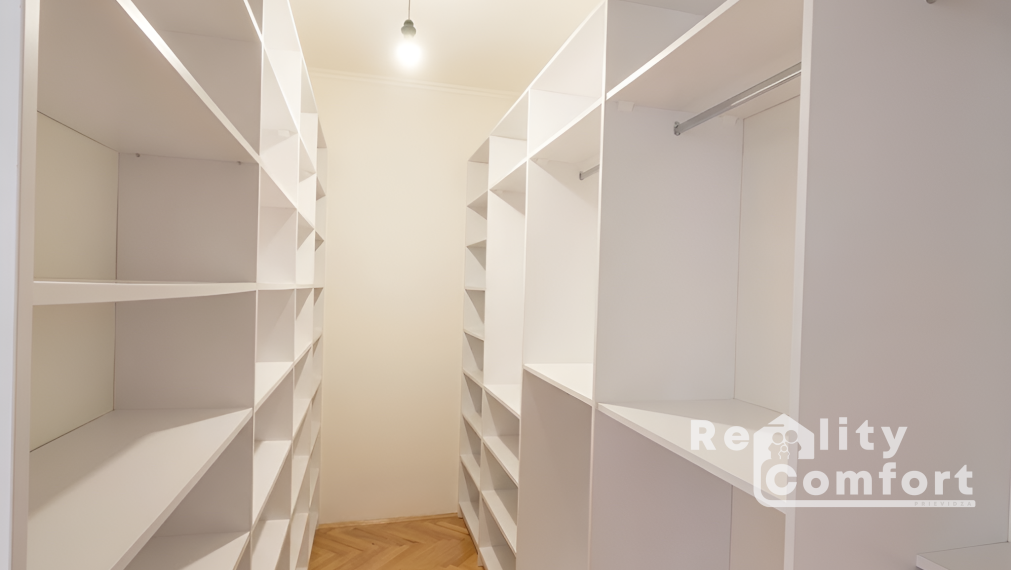 BYT SO VŠETKÝMI VÝHODAMI RODINNÉHO DOMU