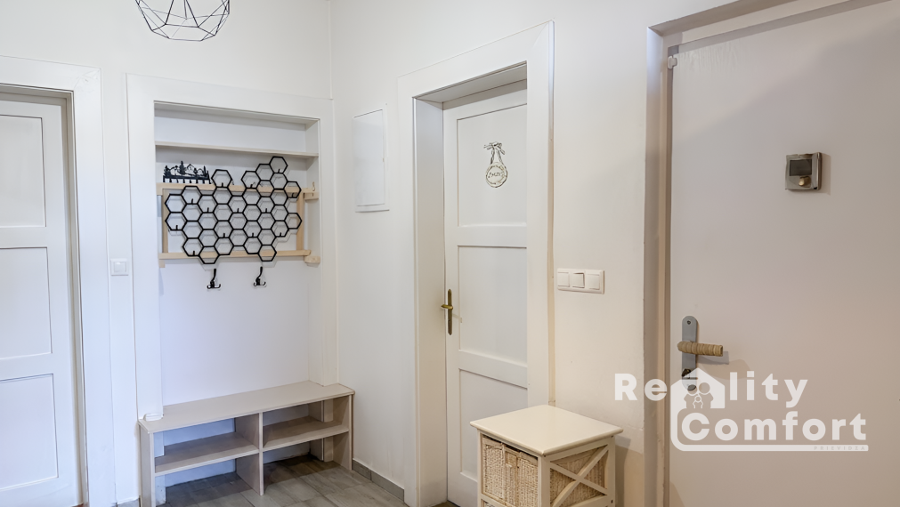 BYT SO VŠETKÝMI VÝHODAMI RODINNÉHO DOMU