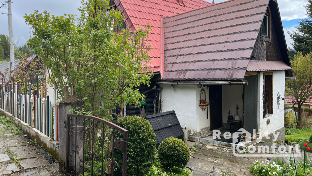 Drevenica s krásnymi výhľadmi a malou botanickou záhradou