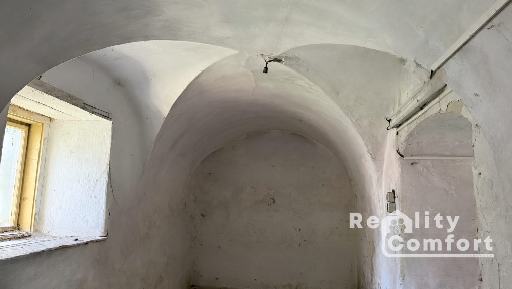 Unikátna historická nehnuteľnosť zo 14. storočia