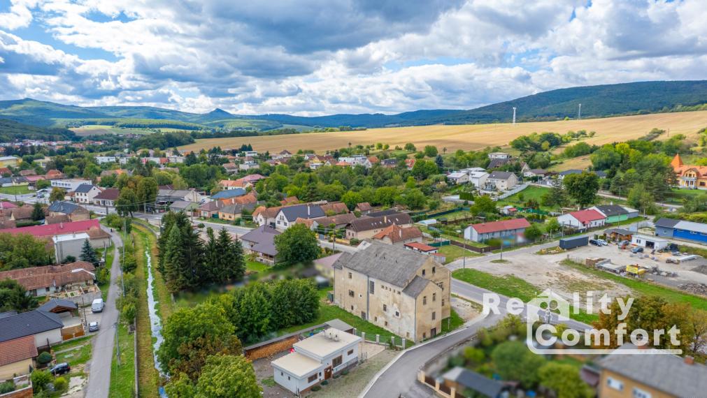 Unikátna historická nehnuteľnosť zo 14. storočia