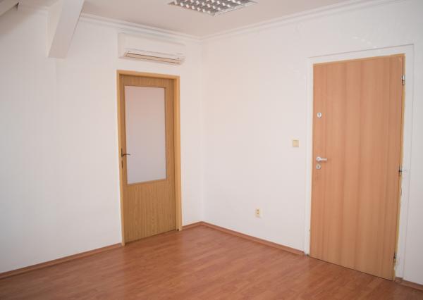 Dvoj-kancelária v centre mesta