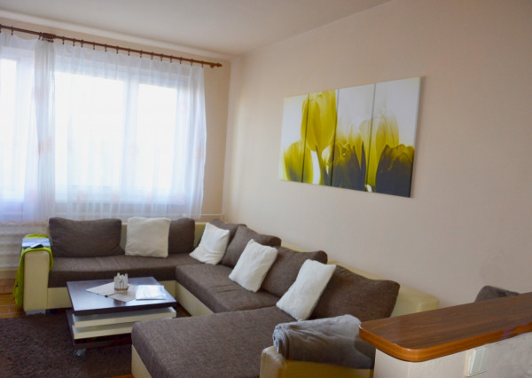 Predaj: Priestranný 4-izbový byt