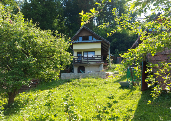 Predaj: Rekreačný pozemok s murovanou chatkou