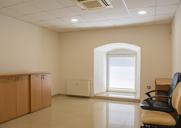 Prenájom: Kancelárií v Prievidzi