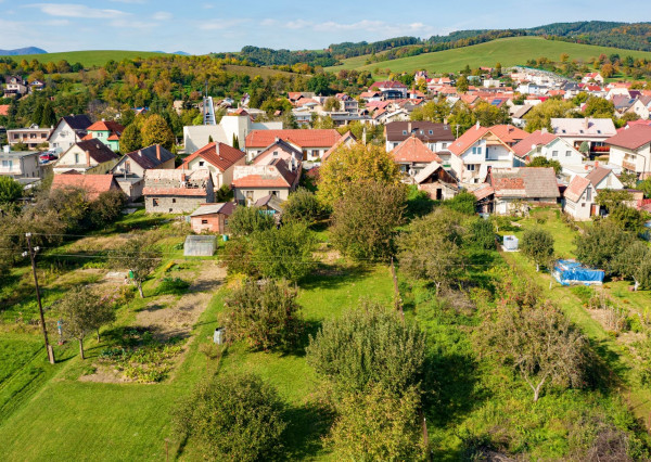 Predaj: Rodinný dom s veľkým pozemkom