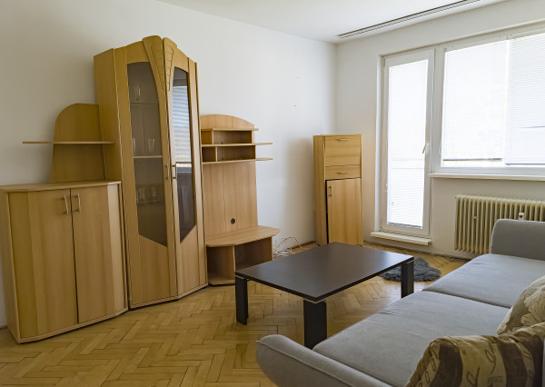 Prenájom: 2-izbovy byt Prievidza