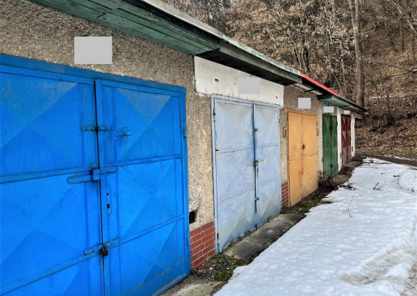 Prenájom: GARÁŽ / SKLAD na prenájom