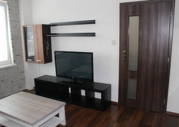 Prenájom: Kompletne zariadený 1-izb. byt