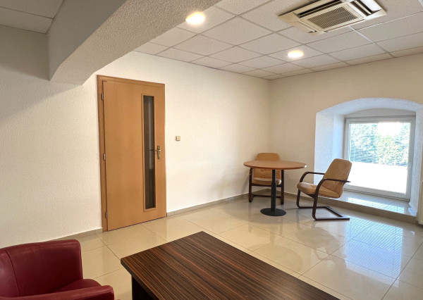 Kancelárie v širšom centre Prievidze