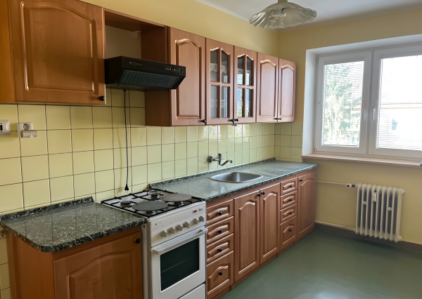 Priestranný 2-izbový byt s balkónom