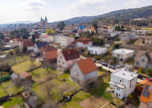 RODINNÝ DOM V ŠIRŠOM CENTRE MESTA