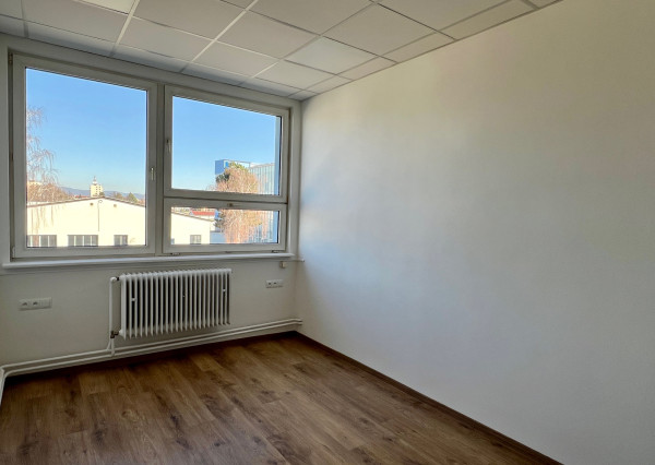 Výhodný prenájom kancelárie neďaleko centra Prievidze
