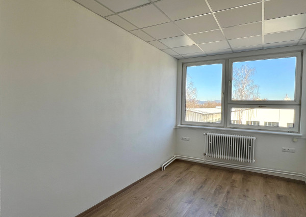 Výhodný prenájom kancelárie neďaleko centra Prievidze